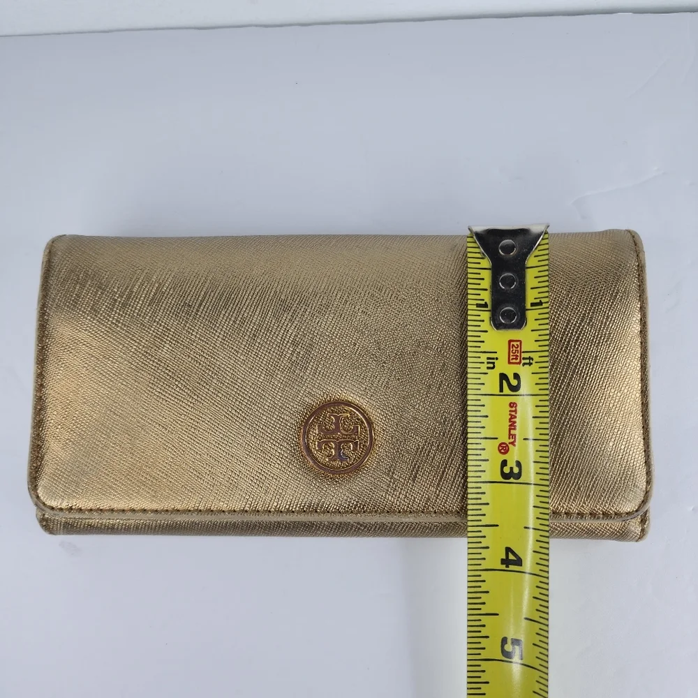 TORY BURCH Robinson Envelope Continental. Gold.